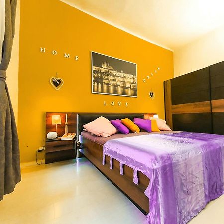 Apartment In The Center Of Praha Bagian luar foto