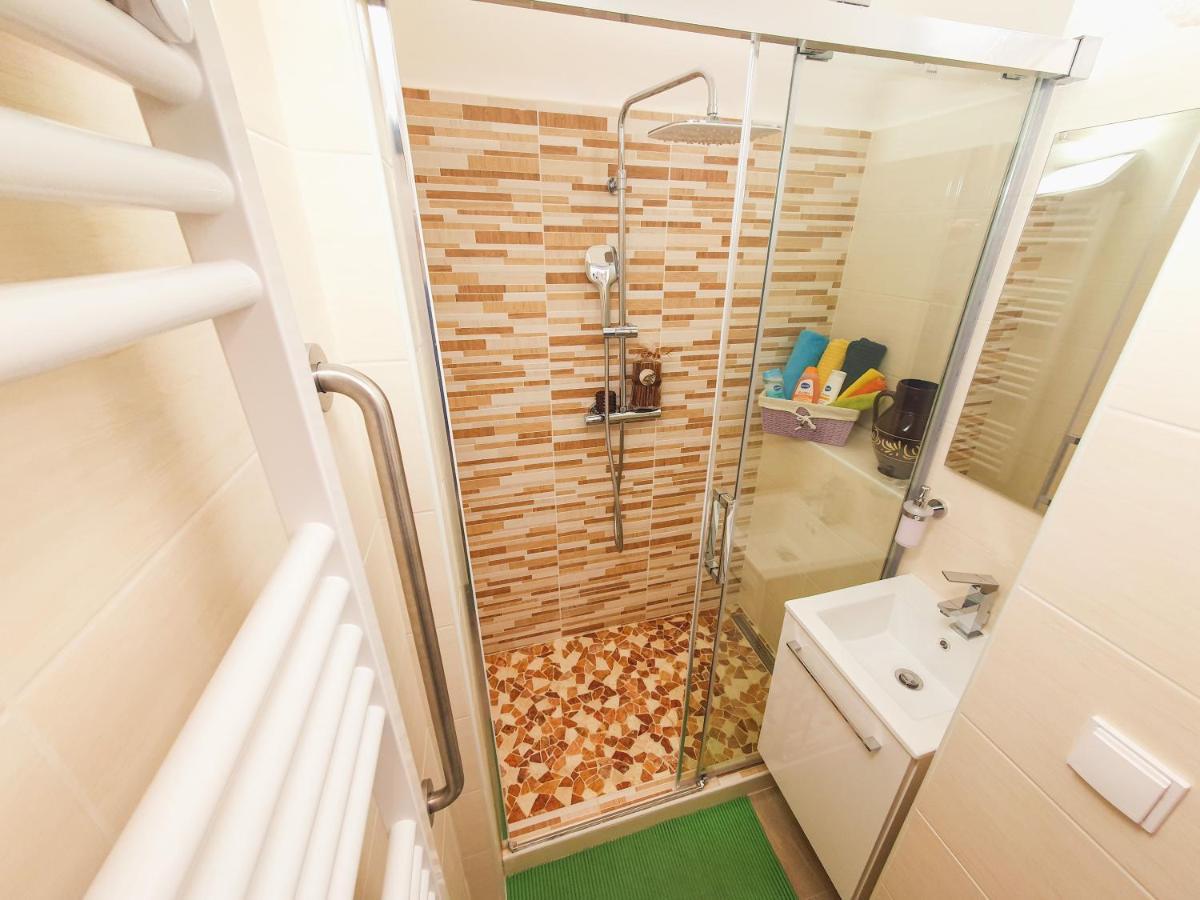 Apartment In The Center Of Praha Bagian luar foto