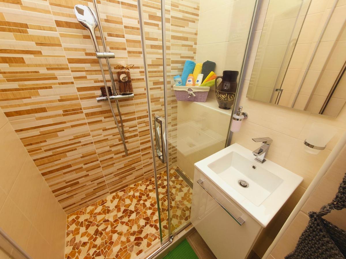 Apartment In The Center Of Praha Bagian luar foto