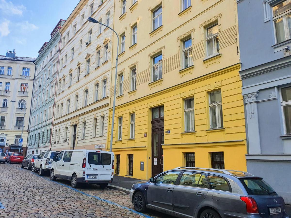 Apartment In The Center Of Praha Bagian luar foto