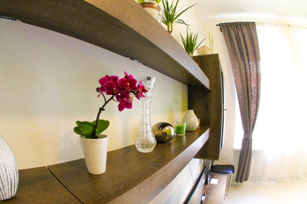 Apartment In The Center Of Praha Bagian luar foto