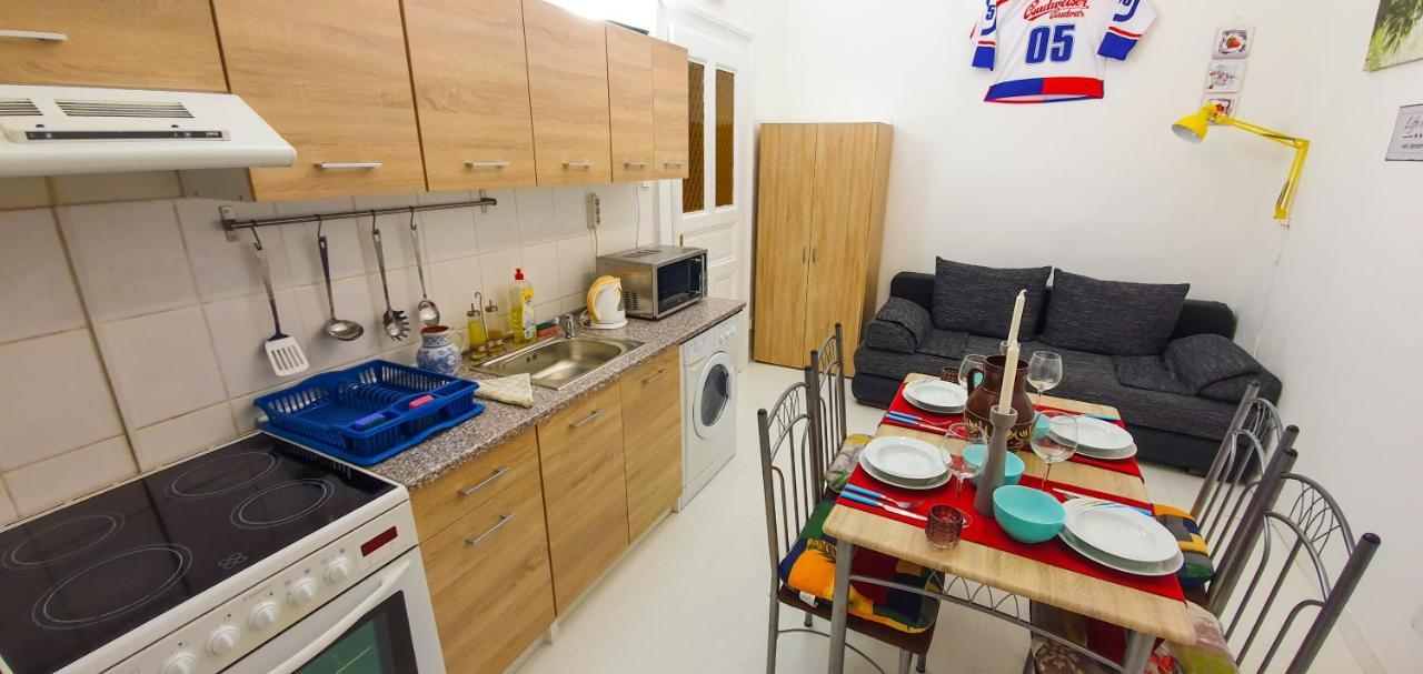Apartment In The Center Of Praha Bagian luar foto